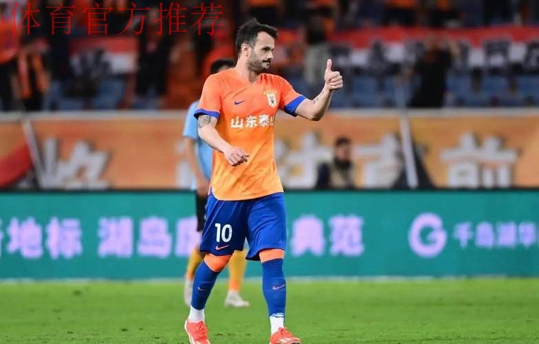 青岛海牛官方：尼古拉-拉德曼诺瓦茨在合同到期后离队